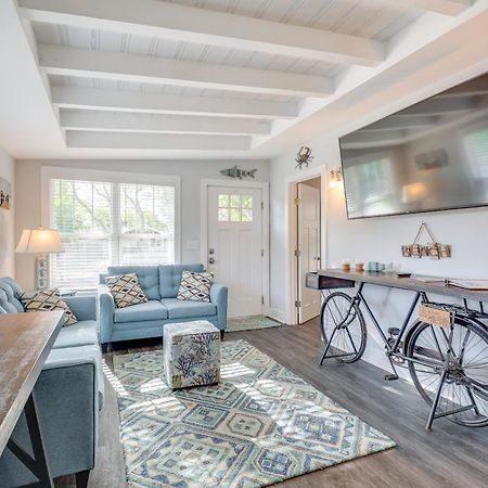 Modern Oak Island Escape 1 Mile To Long Beach! Exterior photo