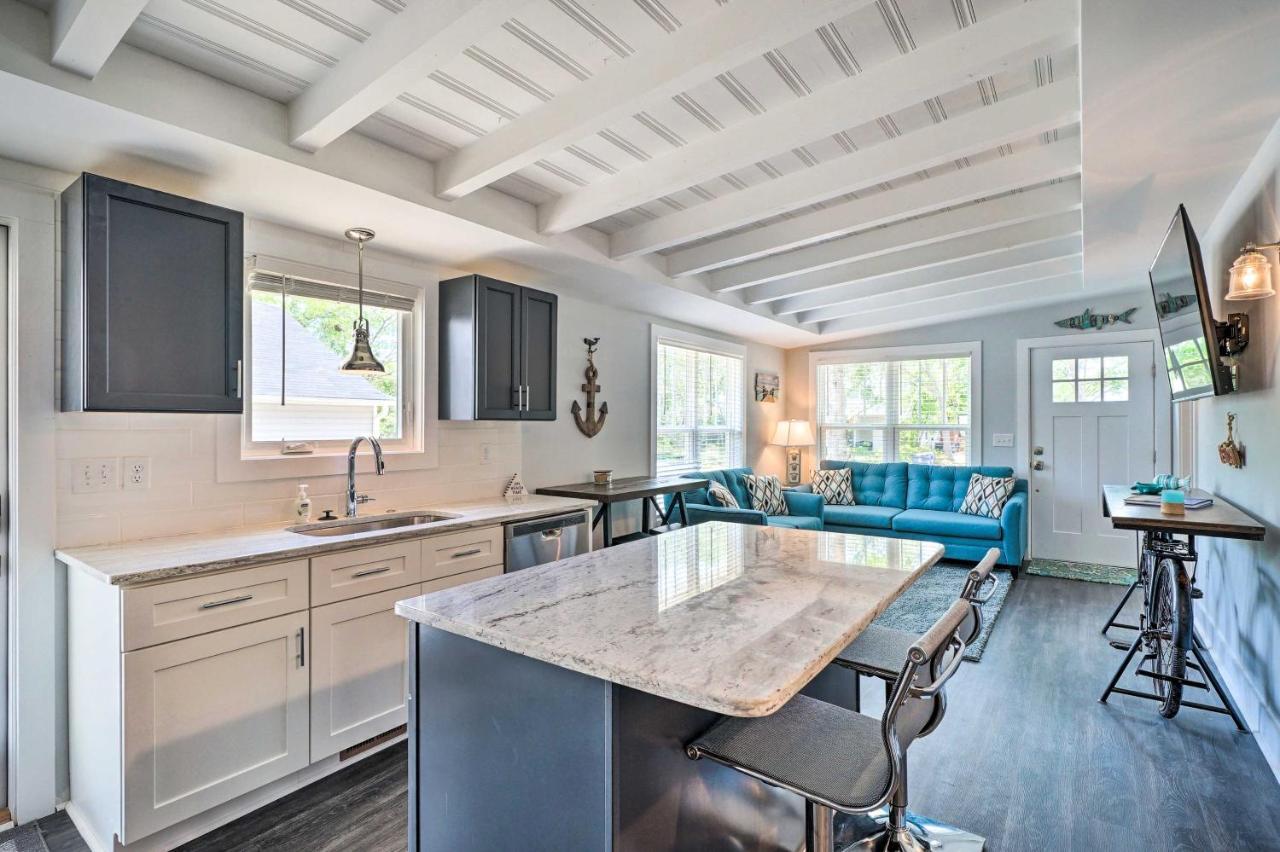 Modern Oak Island Escape 1 Mile To Long Beach! Exterior photo