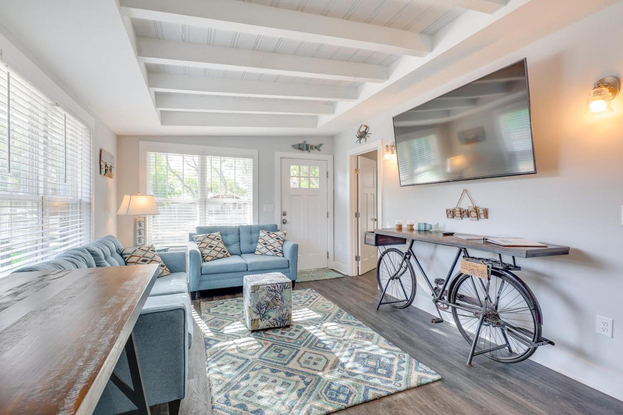 Modern Oak Island Escape 1 Mile To Long Beach! Exterior photo
