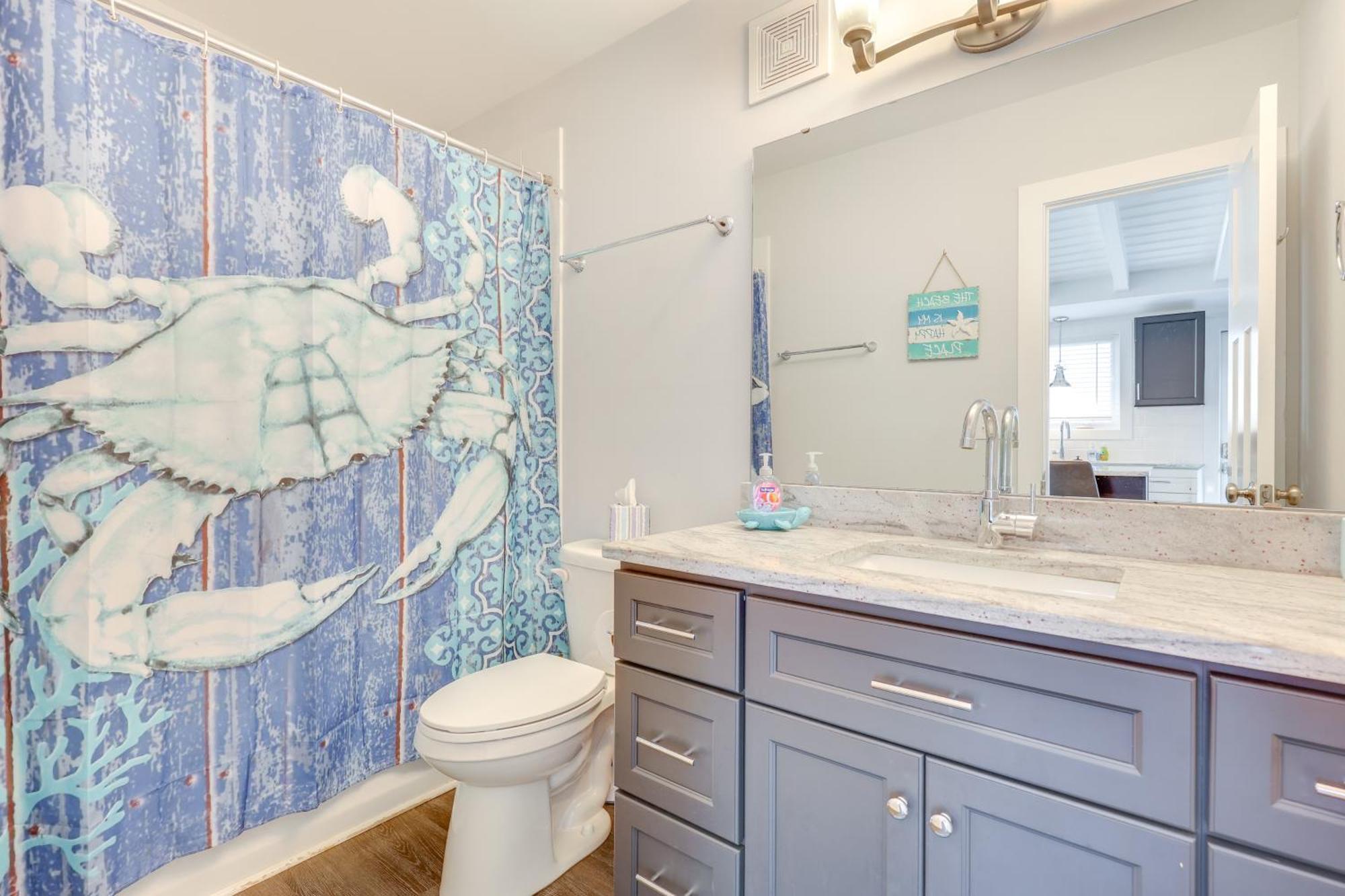 Modern Oak Island Escape 1 Mile To Long Beach! Exterior photo