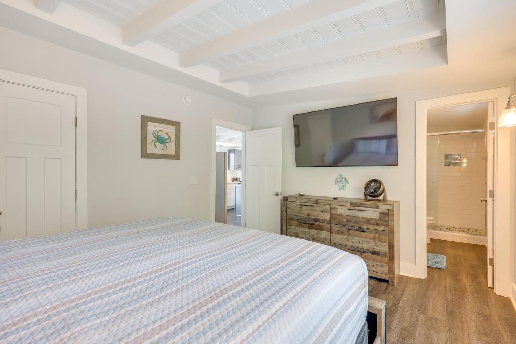Modern Oak Island Escape 1 Mile To Long Beach! Exterior photo