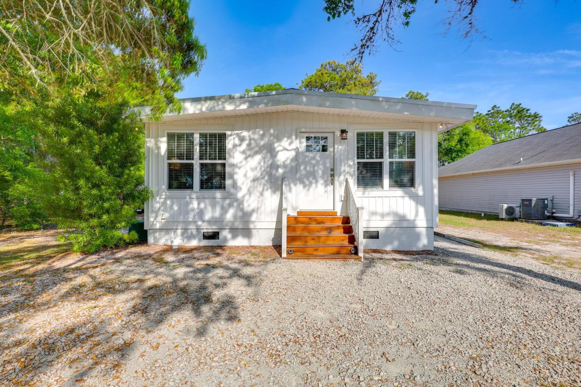 Modern Oak Island Escape 1 Mile To Long Beach! Exterior photo