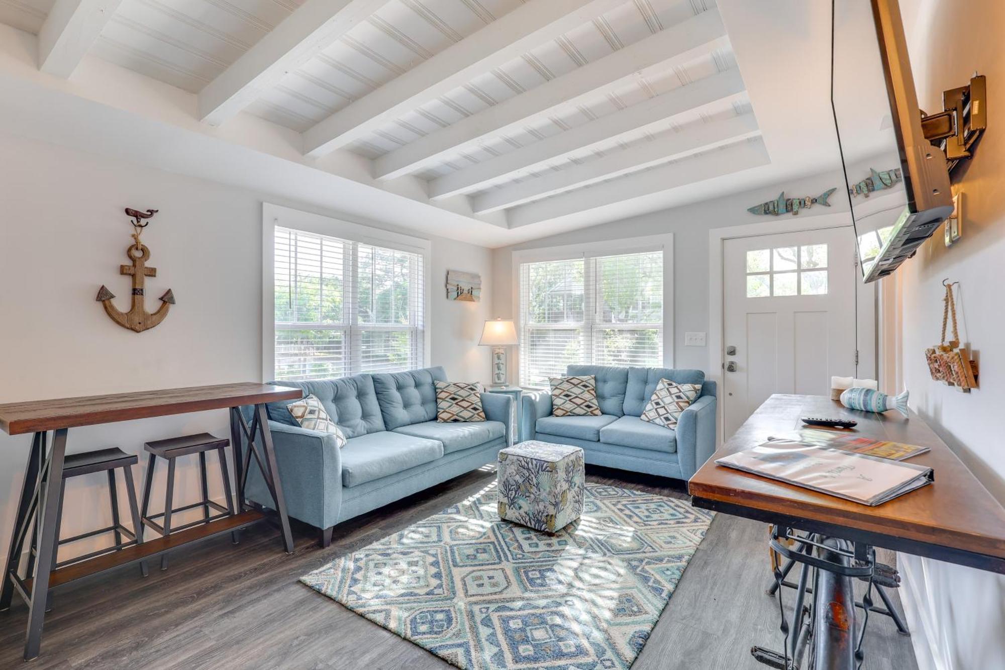 Modern Oak Island Escape 1 Mile To Long Beach! Exterior photo